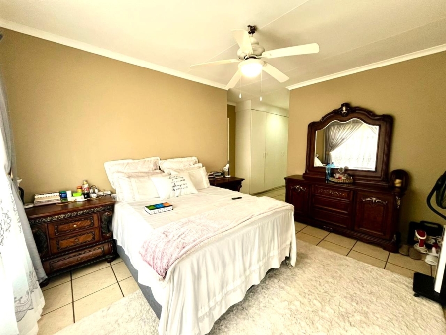 To Let 4 Bedroom Property for Rent in Cashan North West